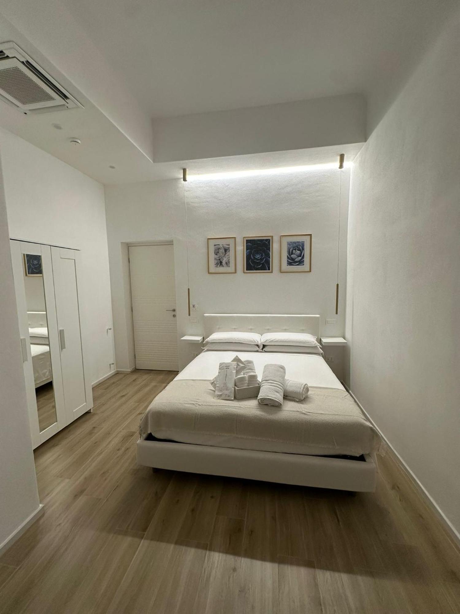 Center Rooms La Spezia Exteriör bild