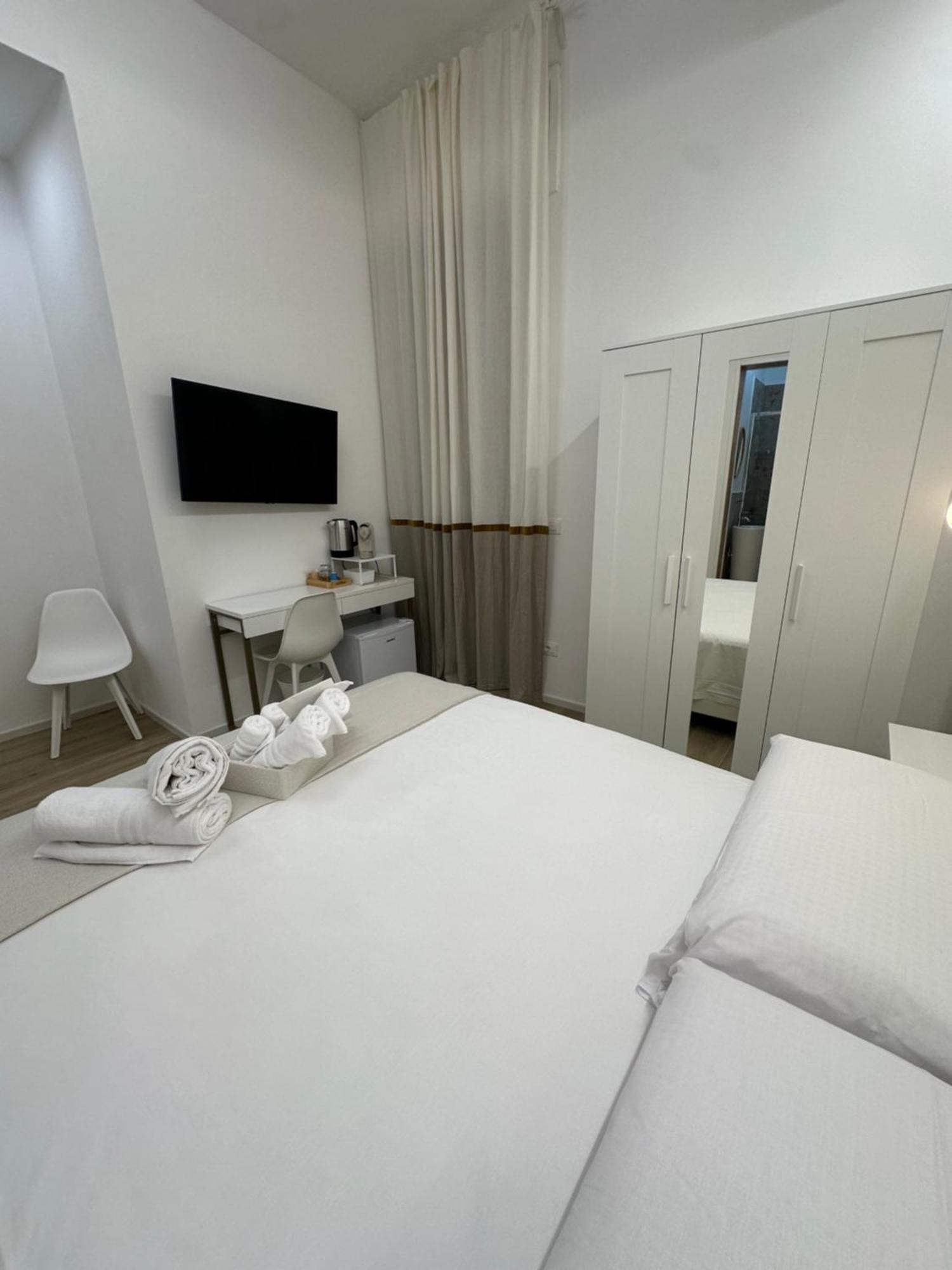 Center Rooms La Spezia Exteriör bild
